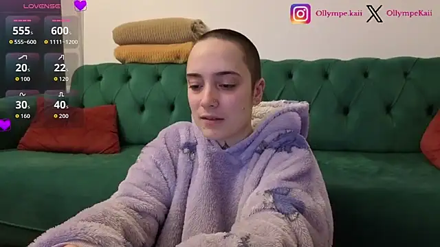 Snapshot of OllympeKaii chatting on 11.27.25 OllympeKaii online show from 11.27.25