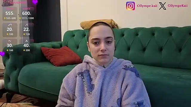 Snapshot of OllympeKaii chatting on 11.28.25 OllympeKaii online show from 11.28.25