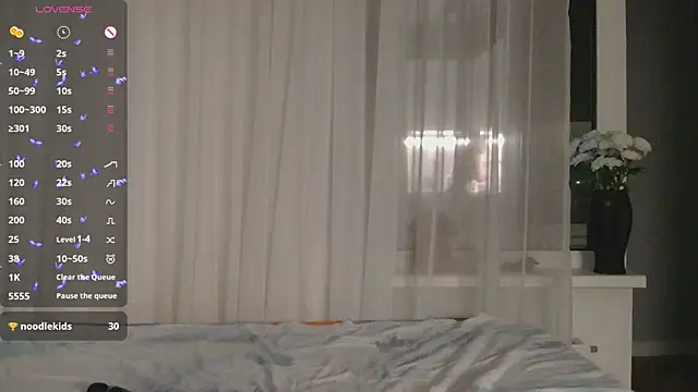 Snapshot of belle_ame chatting on 10.29.25 belle ame online show from 10.29.25