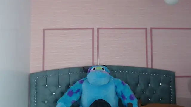 Snapshot of emma_wockll_t chatting on 10.01.25 emma wockll t online show from 10.01.25