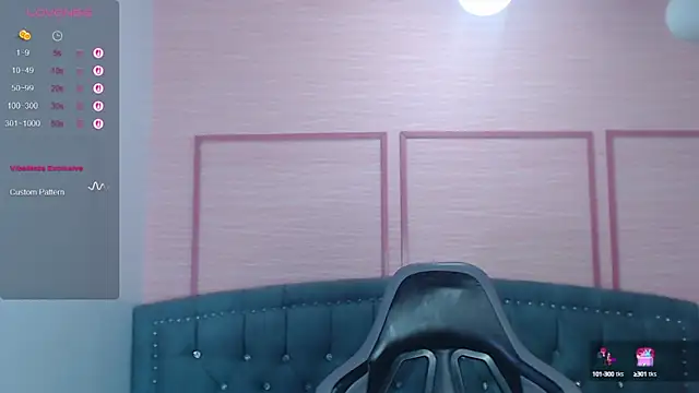 Snapshot of emma_wockll_t chatting on 10.15.25 emma wockll t online show from 10.15.25