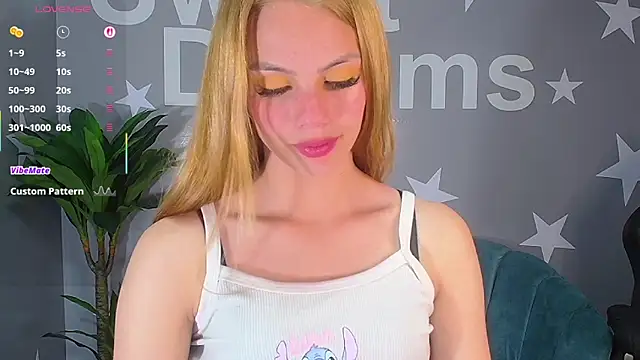 Snapshot of emma_wockll_t chatting on 11.06.25 emma wockll t online show from 11.06.25