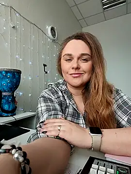 Juicy PeachLux online show from 02.15.26