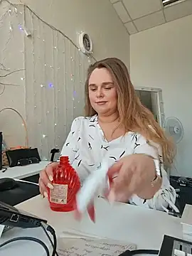 Juicy PeachLux online show from 05.27.26