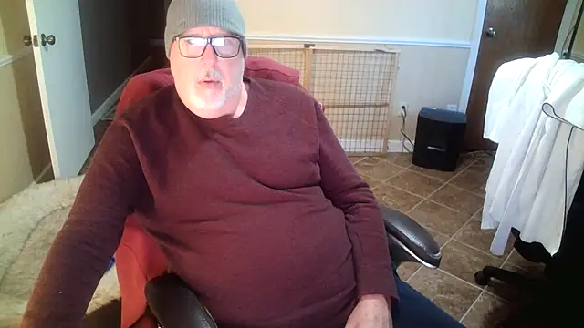 Snapshot of superbearboss chatting on 11.02.25 superbearboss online show from 11.02.25