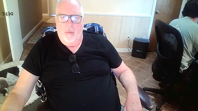 Snapshot of superbearboss chatting on 11.07.25 superbearboss online show from 11.07.25