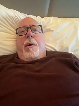 Snapshot of superbearboss chatting on 01.31.26 superbearboss online show from 01.31.26