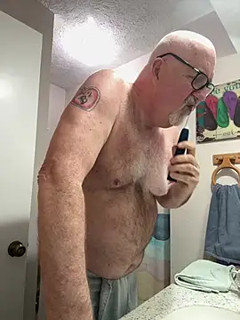 Snapshot of superbearboss chatting on 02.10.26 superbearboss online show from 02.10.26