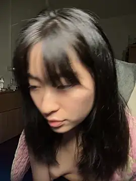 Snapshot of 214Jun chatting on 11.19.25 214Jun online show from 11.19.25