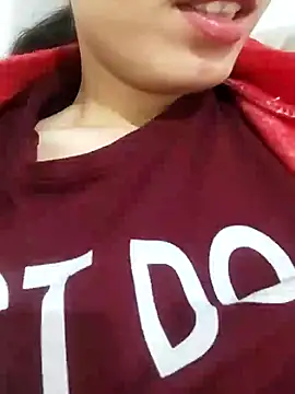 saraaxx1 online show from 11.25.25