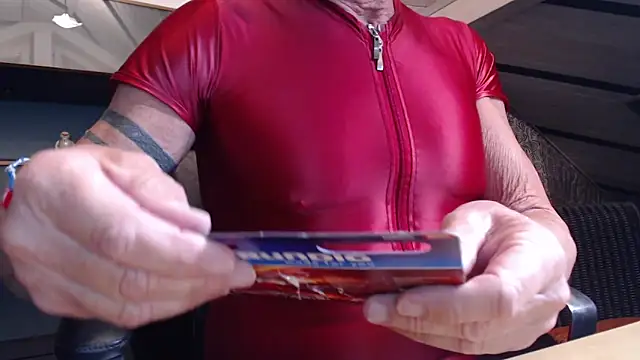 Snapshot of munichrubber chatting on 04.11.26 munichrubber online show from 04.11.26