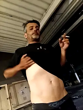 Snapshot of Fzssp chatting on 12.01.25 Fzssp online show from 12.01.25