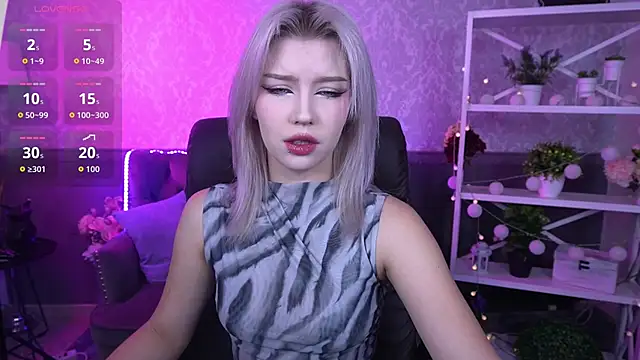 Snapshot of SelenaIris chatting on 10.12.25 SelenaIris online show from 10.12.25