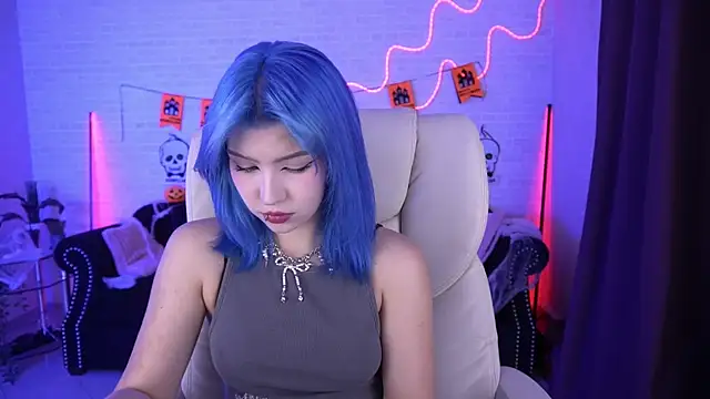 Snapshot of SelenaIris chatting on 10.31.25 SelenaIris online show from 10.31.25