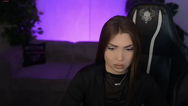 Snapshot of Billie054 chatting on 11.11.25 Billie054 online show from 11.11.25