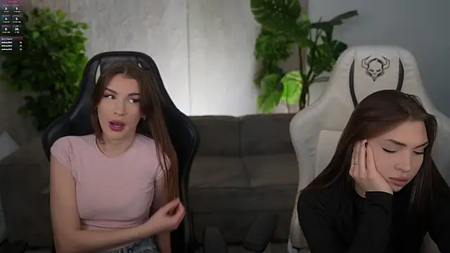 Snapshot of Billie054 chatting on 11.18.25 Billie054 online show from 11.18.25