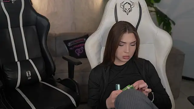 Snapshot of Billie054 chatting on 11.26.25 Billie054 online show from 11.26.25