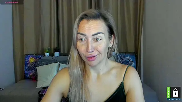 Kiss julli88I online show from 11.25.25