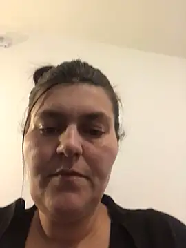 Curvy-Essex-Milf online show from 03.19.25