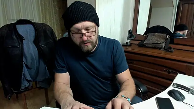 Snapshot of Grandor_M chatting on 03.08.25 Grandor M online show from 03.08.25