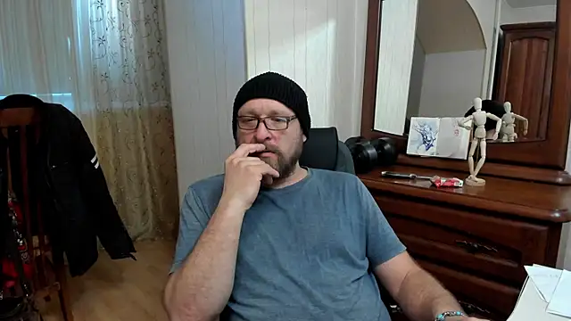 Snapshot of Grandor_M chatting on 03.20.25 Grandor M online show from 03.20.25