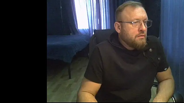 Snapshot of Grandor_M chatting on 12.16.25 Grandor M online show from 12.16.25