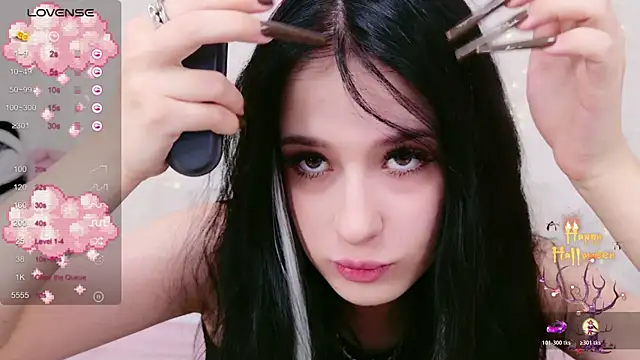 Snapshot of JaneRayan chatting on 10.20.25 JaneRayan online show from 10.20.25