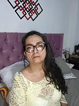 AlessandraLeroy online show from 11.22.25