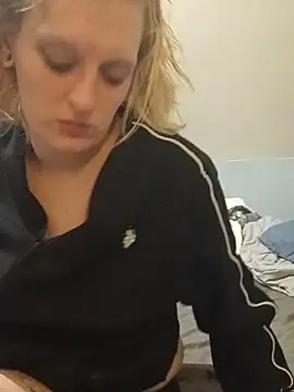 Snapshot of KITTYBOOBOOFUXX chatting on 06.17.26 KITTYBOOBOOFUXX online show from 06.17.26