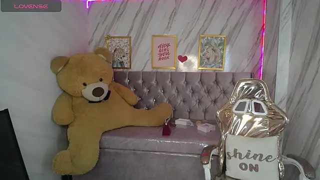 Snapshot of _wendy_b chatting on 03.08.25 wendy b online show from 03.08.25