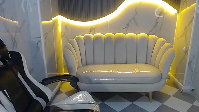 Snapshot of _wendy_b chatting on 09.24.25 wendy b online show from 09.24.25