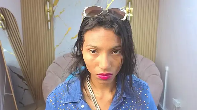 Snapshot of _wendy_b chatting on 10.25.25 wendy b online show from 10.25.25