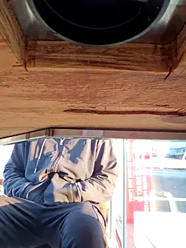 Snapshot of Gotabodiee chatting on 10.23.25 Gotabodiee online show from 10.23.25