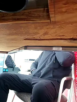 Snapshot of Gotabodiee chatting on 11.05.25 Gotabodiee online show from 11.05.25