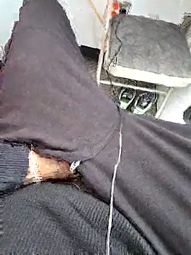 Snapshot of Gotabodiee chatting on 11.25.25 Gotabodiee online show from 11.25.25