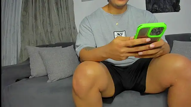 Snapshot of boys_blackandwhite chatting on 05.19.26 boys blackandwhite online show from 05.19.26