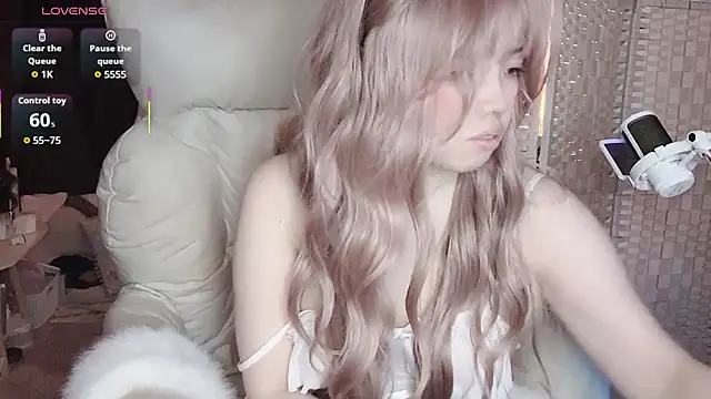 Cocobee online show from 11.26.25