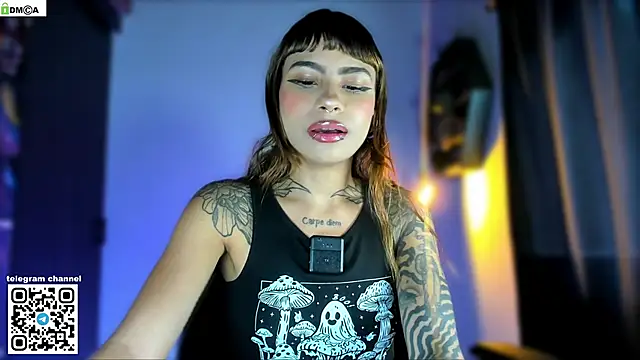 Snapshot of sofiafenty chatting on 11.25.25 sofiafenty online show from 11.25.25