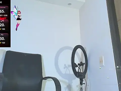 Snapshot of Keeitlin chatting on 10.29.25 Keeitlin online show from 10.29.25