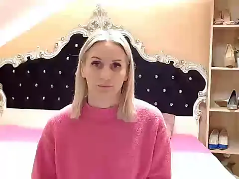 Snapshot of Diamond888 chatting on 11.18.25 Diamond888 online show from 11.18.25