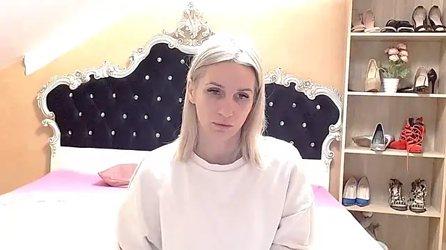 Snapshot of Diamond888 chatting on 11.27.25 Diamond888 online show from 11.27.25