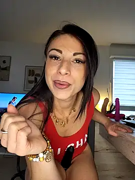 Snapshot of Moonlight-Temptation chatting on 10.24.25 Moonlight-Temptation online show from 10.24.25