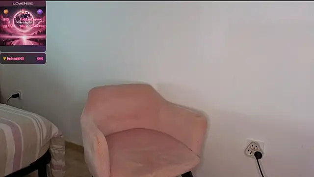 Snapshot of Moonlight-Temptation chatting on 10.30.25 Moonlight-Temptation online show from 10.30.25