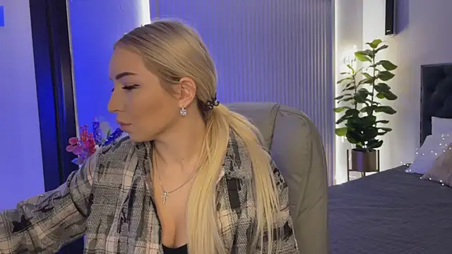 OhMyEmma online show from 11.04.25