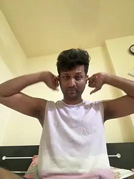 Snapshot of MIRTHICK2002 chatting on 09.26.25 MIRTHICK2002 online show from 09.26.25