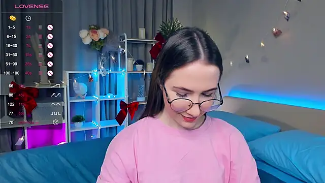 Kira mindnes online show from 03.20.25