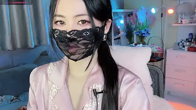 Snapshot of MI_KA22 chatting on 03.12.25 MI KA22 online show from 03.12.25