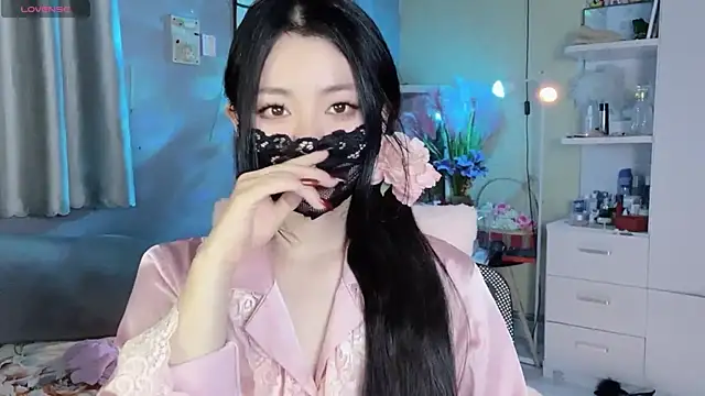 Snapshot of MI_KA22 chatting on 03.14.25 MI KA22 online show from 03.14.25