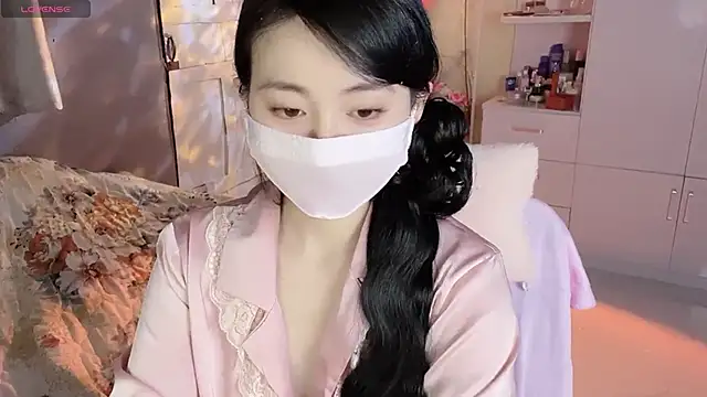 Snapshot of MI_KA22 chatting on 03.17.25 MI KA22 online show from 03.17.25