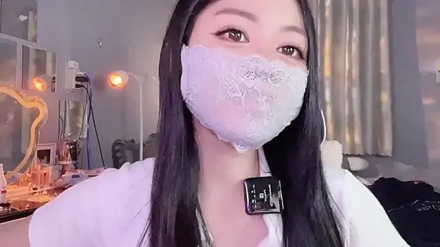 Snapshot of MI_KA22 chatting on 09.16.25 MI KA22 online show from 09.16.25